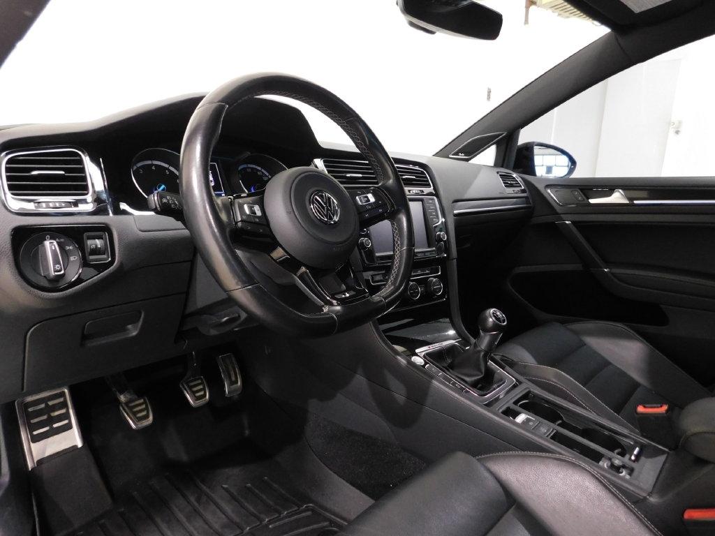 Volkswagen Golf R DCS and Navigation 6M 2017