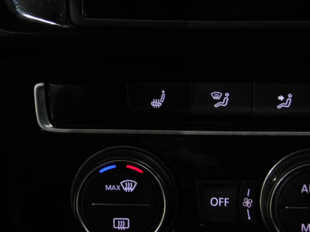 Volkswagen Golf R DCS and Navigation 6M 2017