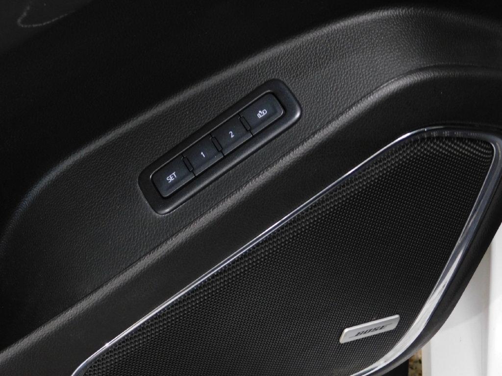 GMC Yukon Denali 4WD 2019
