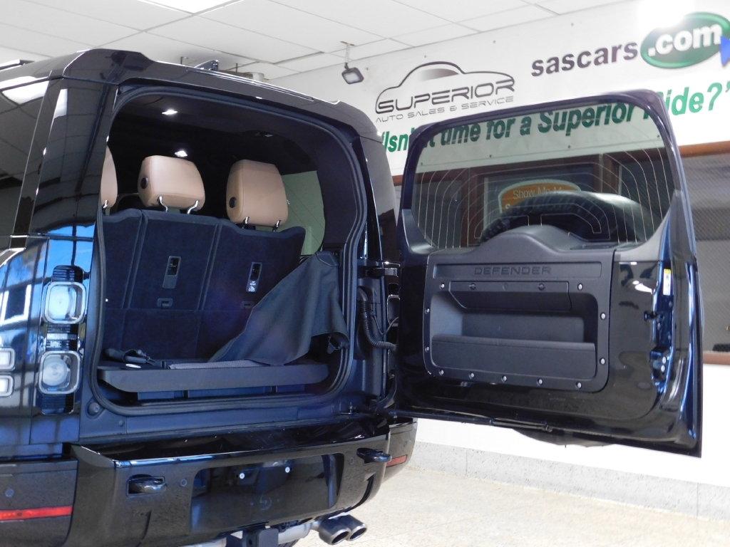 Land Rover Defender 130 P500 V8 2025