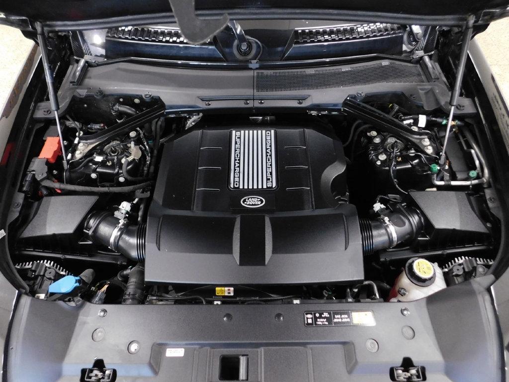 Land Rover Defender 130 P500 V8 2025