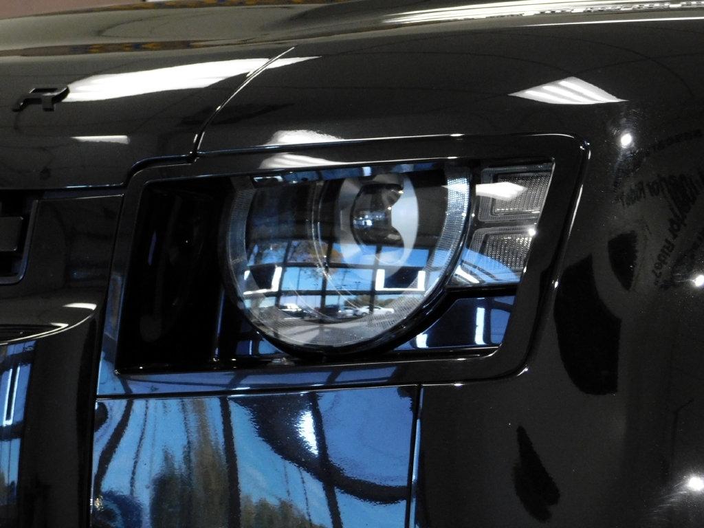 Land Rover Defender 130 P500 V8 2025