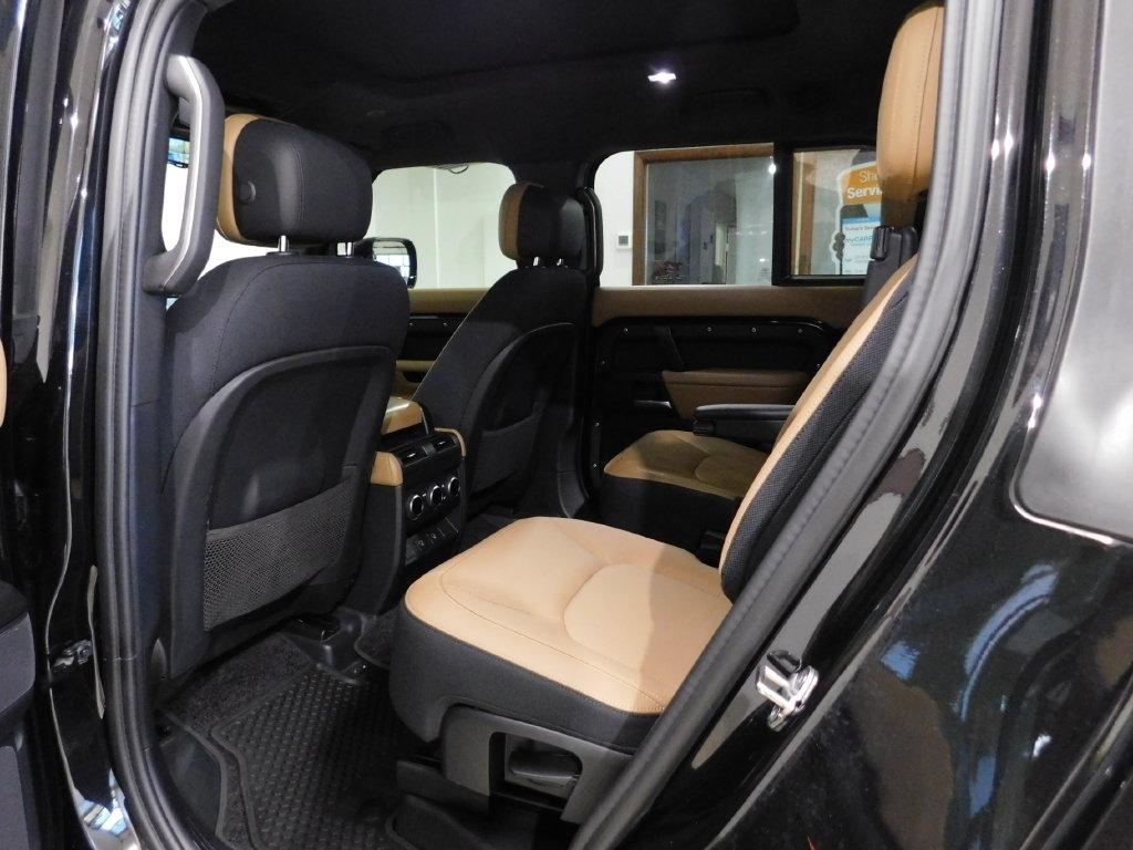 Land Rover Defender 130 P500 V8 2025