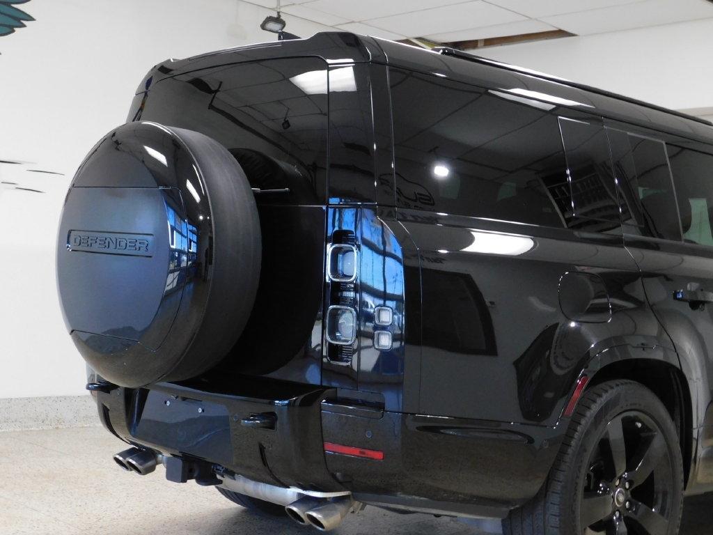 Land Rover Defender 130 P500 V8 2025