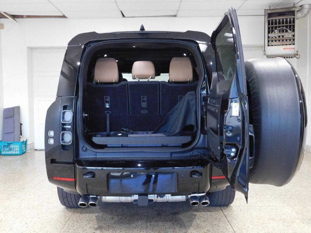 Land Rover Defender 130 P500 V8 2025