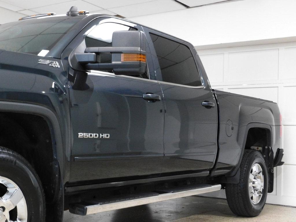 GMC Sierra 2500HD SLE Crew Cab 4WD 2017