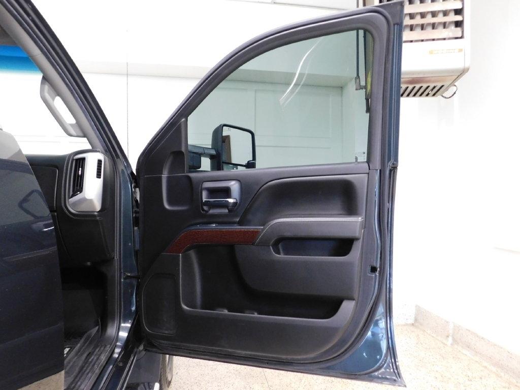 GMC Sierra 2500HD SLE Crew Cab 4WD 2017
