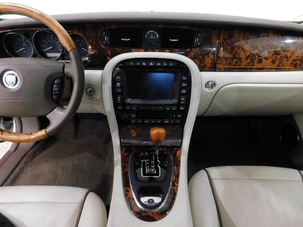 Jaguar XJ-Series Vanden Plas 2008
