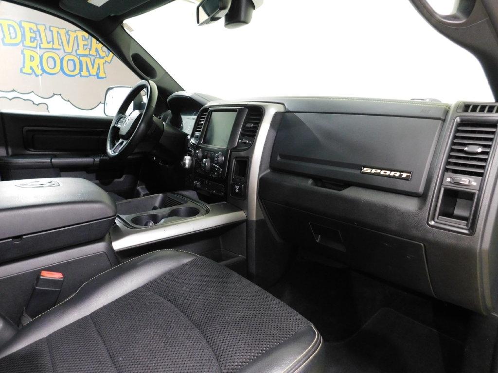 RAM 1500 Sport Crew Cab SWB 4WD 2017