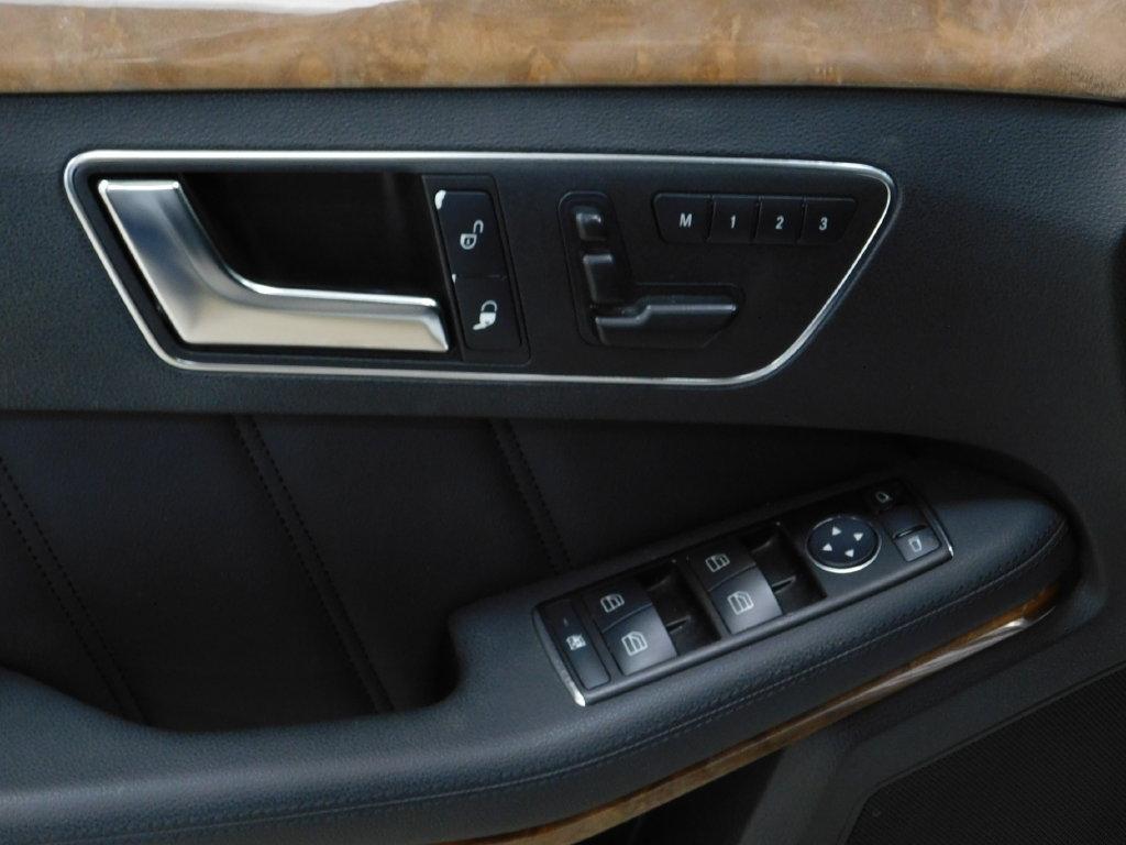 Mercedes-Benz E-Class E350 4MATIC Sedan 2012