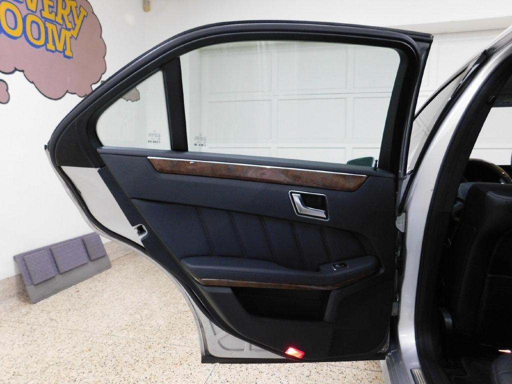 Mercedes-Benz E-Class E350 4MATIC Sedan 2012