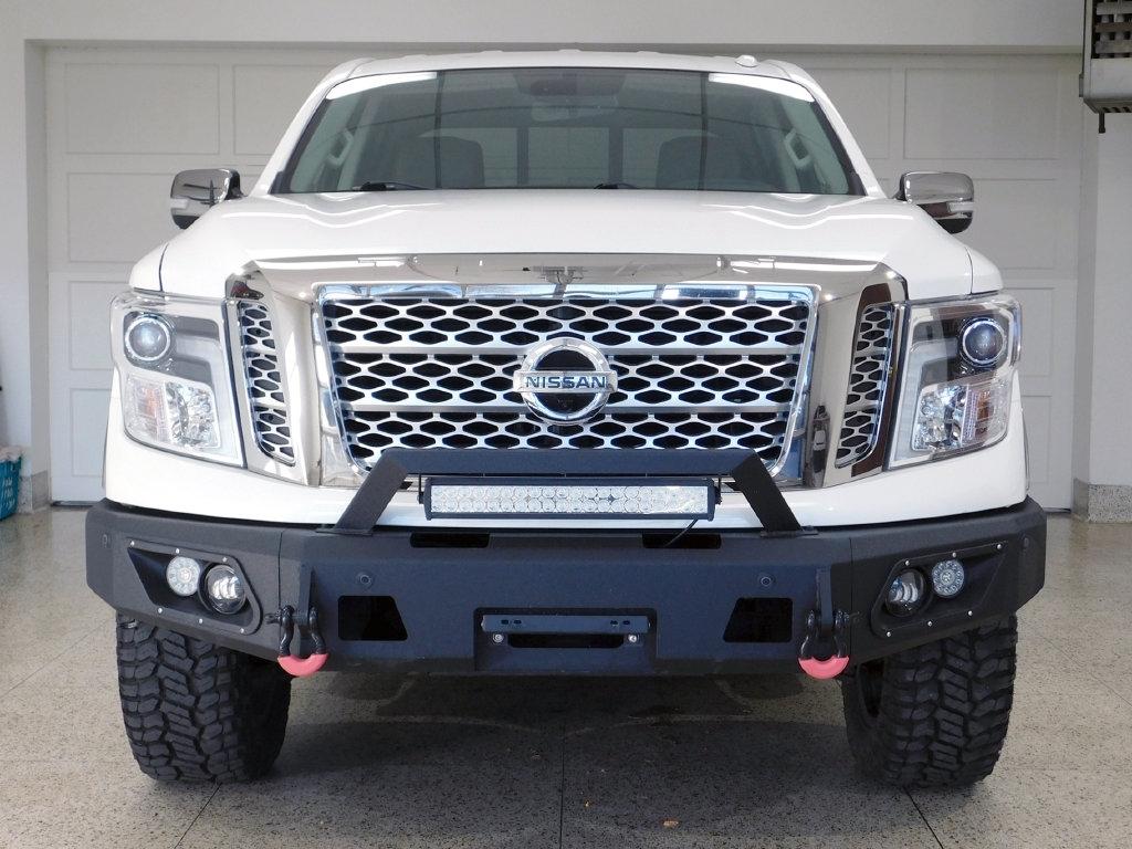 Nissan Titan Platinum Reserve Crew Cab 4WD 2017