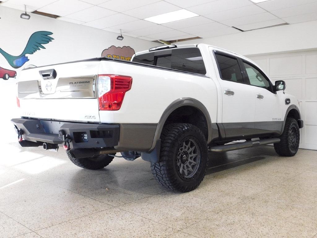 Nissan Titan Platinum Reserve Crew Cab 4WD 2017