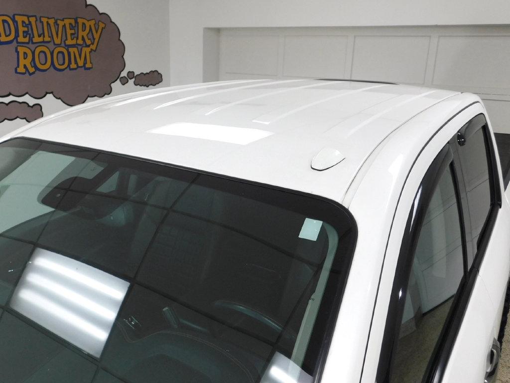 Nissan Titan Platinum Reserve Crew Cab 4WD 2017