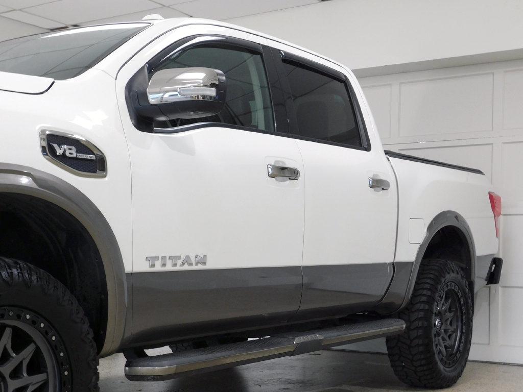 Nissan Titan Platinum Reserve Crew Cab 4WD 2017