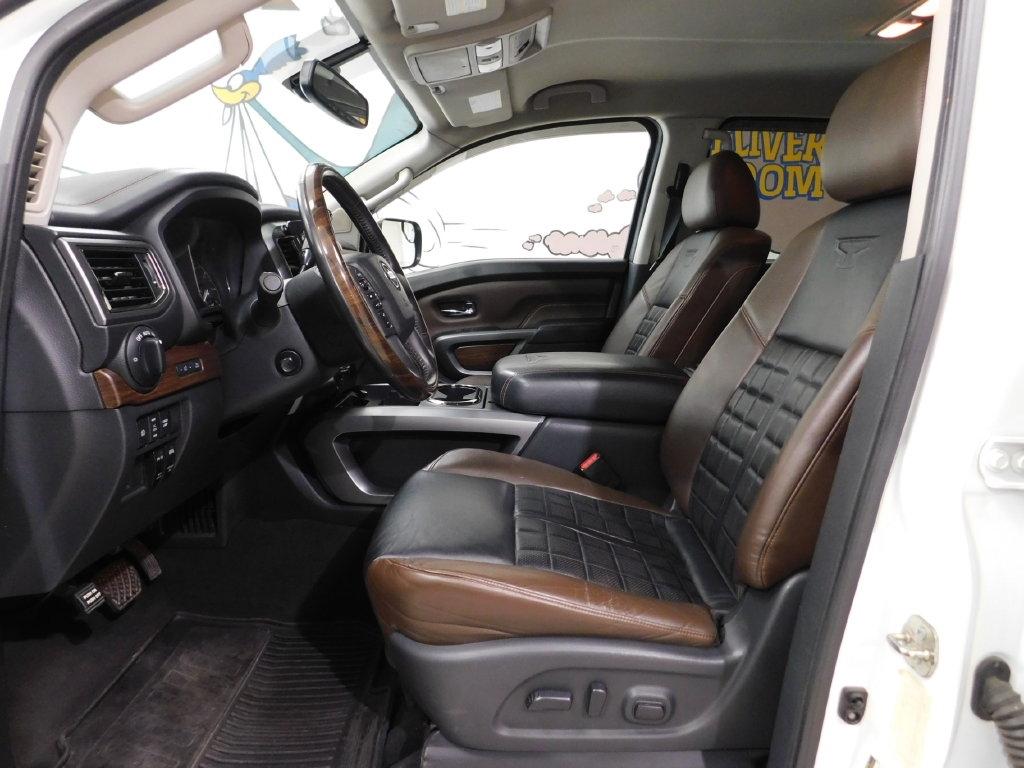Nissan Titan Platinum Reserve Crew Cab 4WD 2017