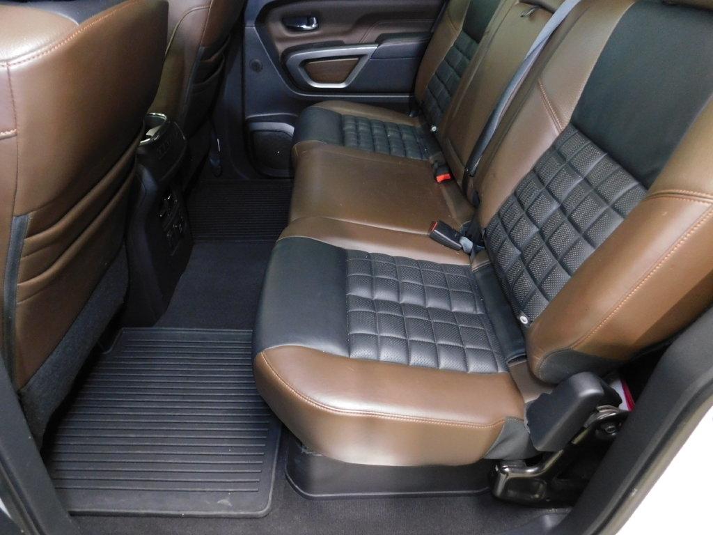 Nissan Titan Platinum Reserve Crew Cab 4WD 2017
