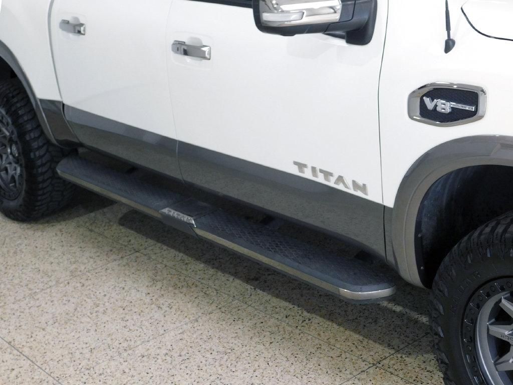 Nissan Titan Platinum Reserve Crew Cab 4WD 2017