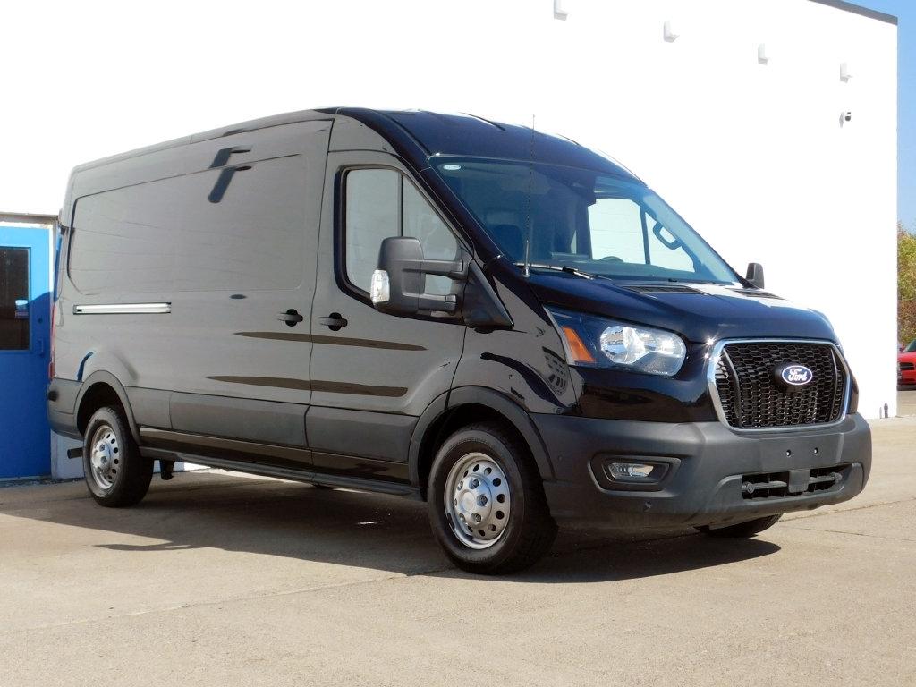 Ford Transit 250 Van Med. Roof w/Sliding Pass. 148-in. WB 2026