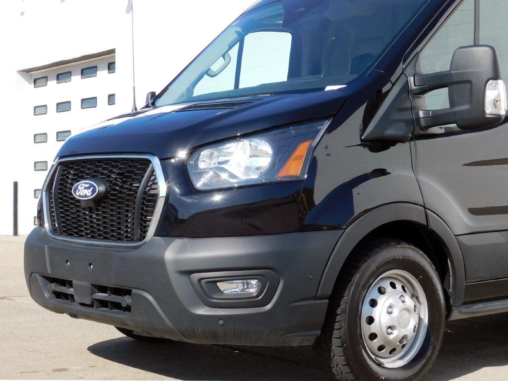 Ford Transit 250 Van Med. Roof w/Sliding Pass. 148-in. WB 2026