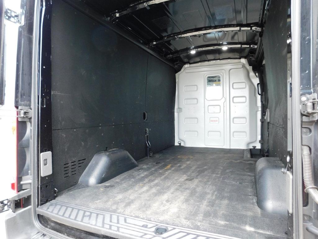Ford Transit 250 Van Med. Roof w/Sliding Pass. 148-in. WB 2026