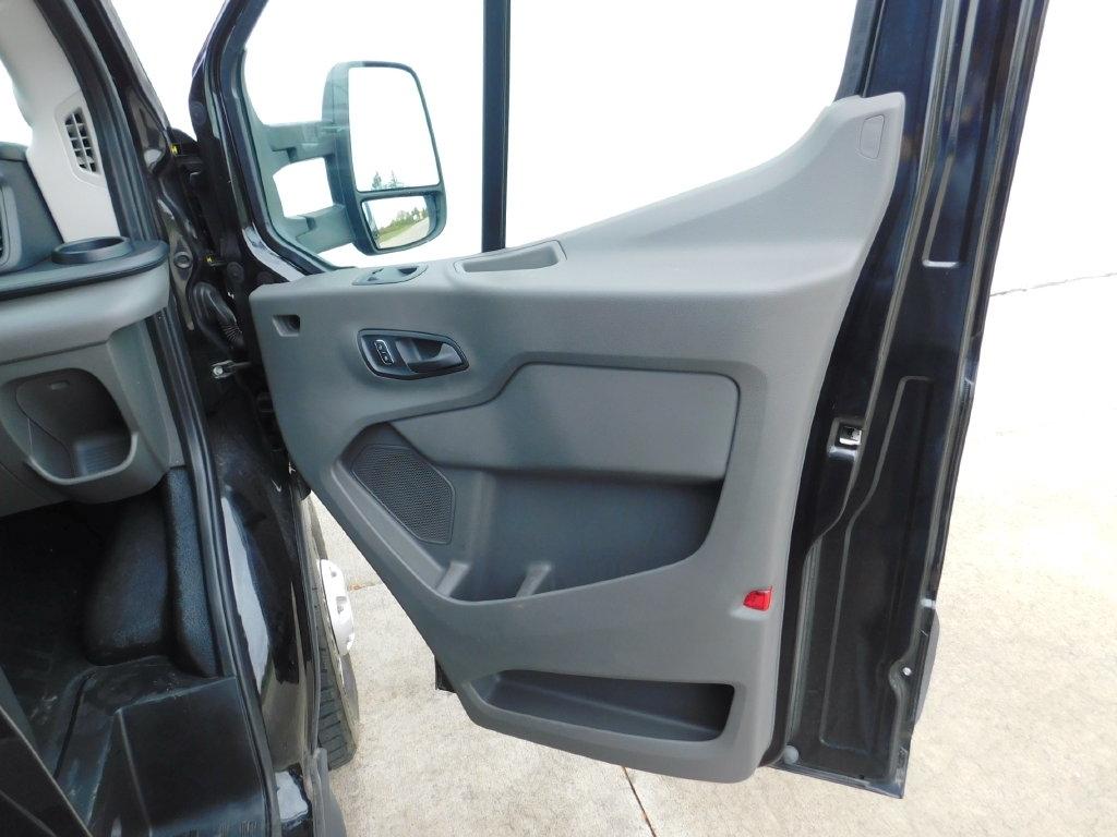 Ford Transit 250 Van Med. Roof w/Sliding Pass. 148-in. WB 2026