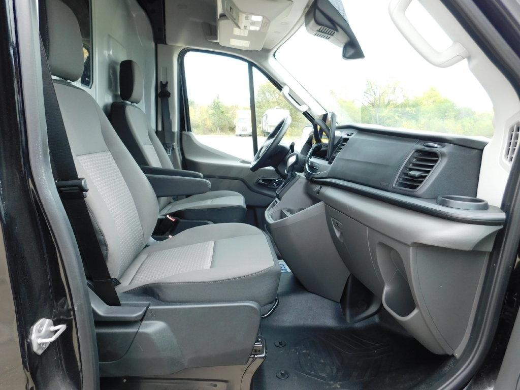 Ford Transit 250 Van Med. Roof w/Sliding Pass. 148-in. WB 2026