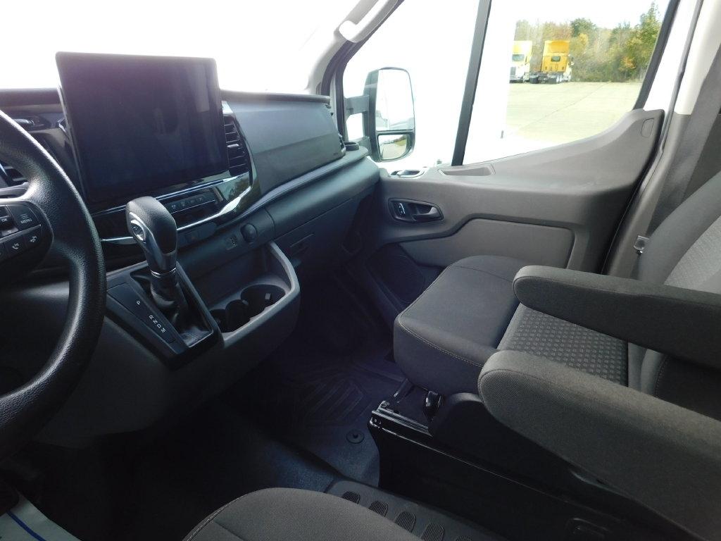 Ford Transit 250 Van Med. Roof w/Sliding Pass. 148-in. WB 2023