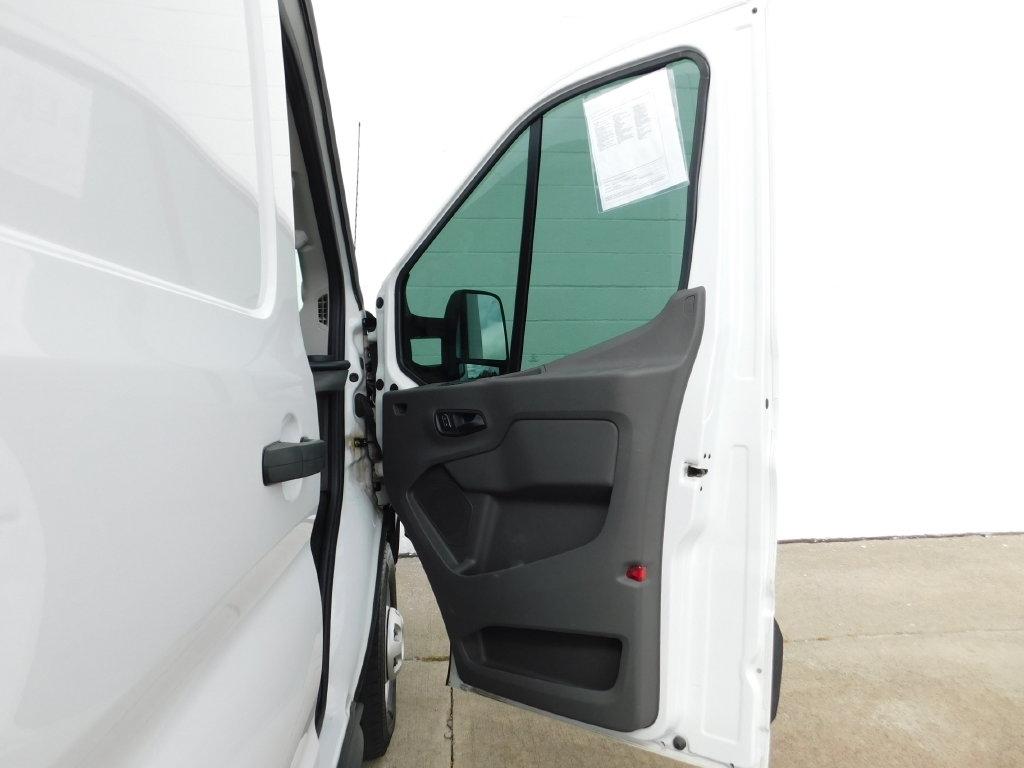Ford Transit 250 Van Med. Roof w/Sliding Pass. 148-in. WB 2023