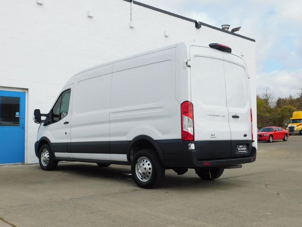 Ford Transit 250 Van Med. Roof w/Sliding Pass. 148-in. WB 2023