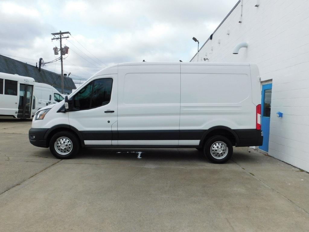 Ford Transit 250 Van Med. Roof w/Sliding Pass. 148-in. WB 2023