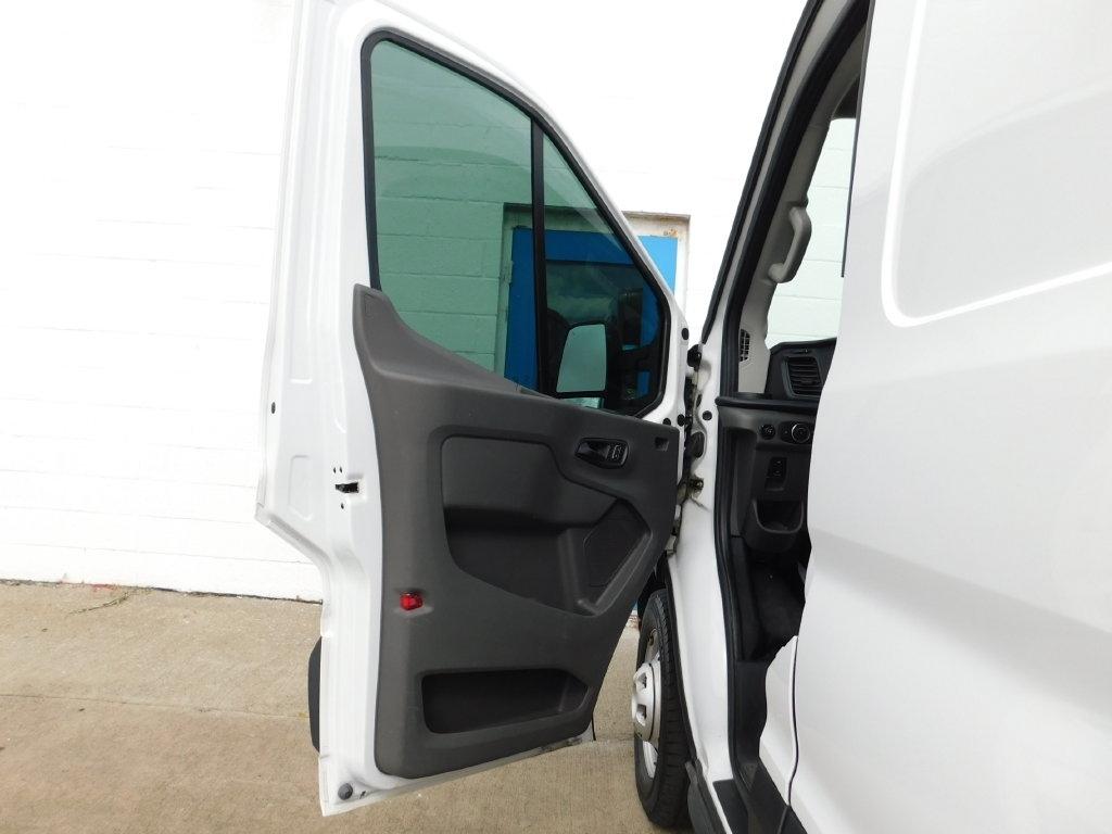 Ford Transit 250 Van Med. Roof w/Sliding Pass. 148-in. WB 2023