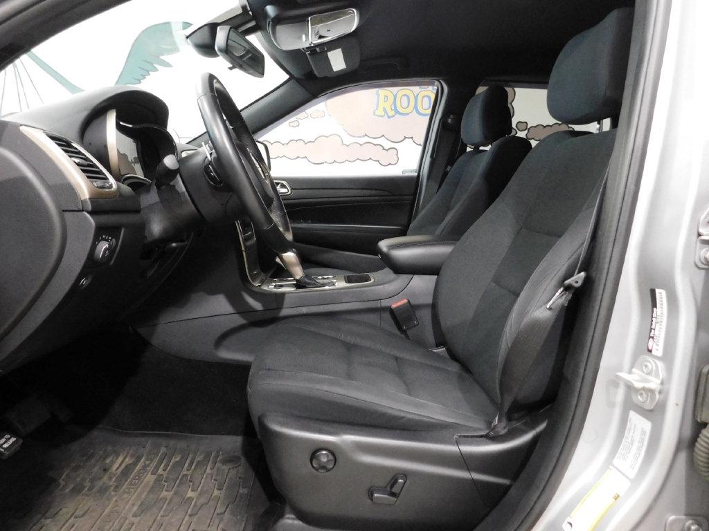 Jeep Grand Cherokee Laredo 4WD 2016