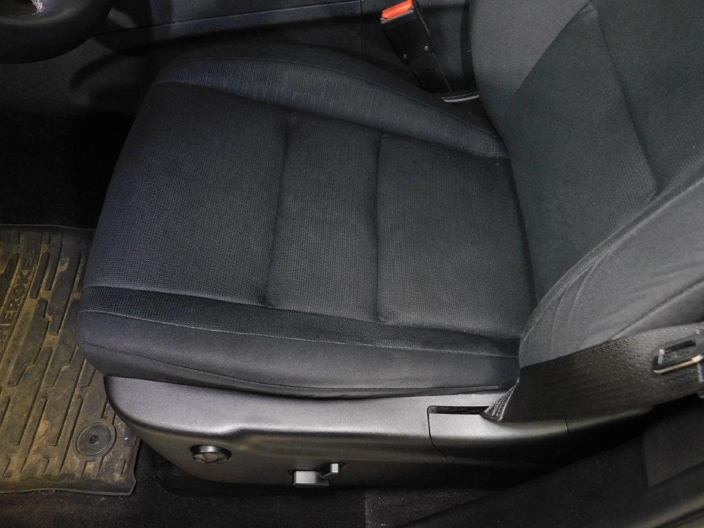 Jeep Grand Cherokee Laredo 4WD 2016