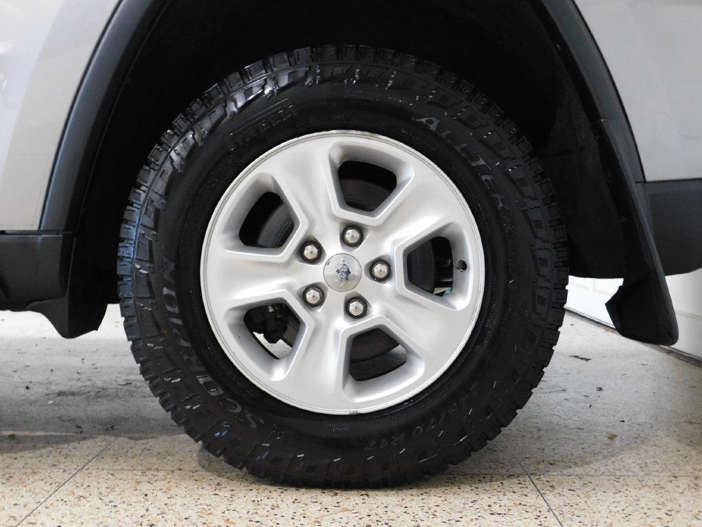 Jeep Grand Cherokee Laredo 4WD 2016