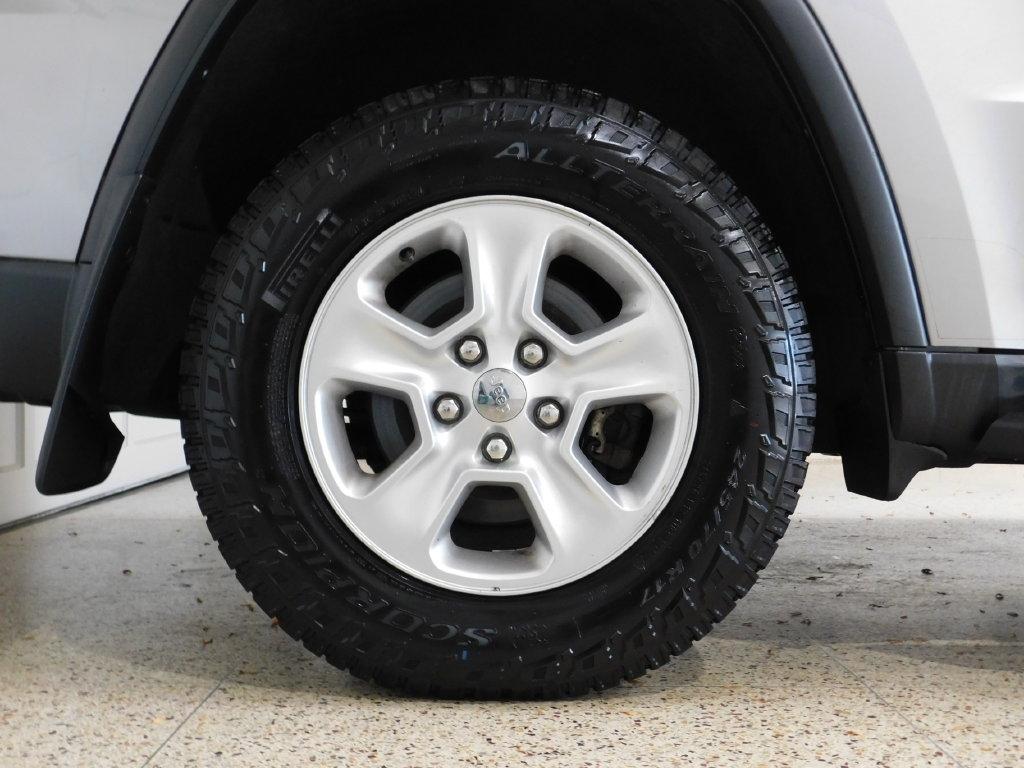 Jeep Grand Cherokee Laredo 4WD 2016