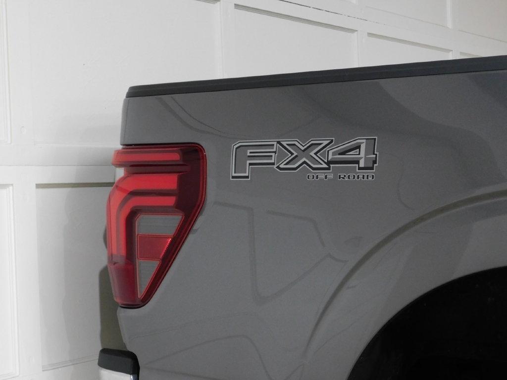 Ford F-150 Lariat SuperCrew 4WD 2024