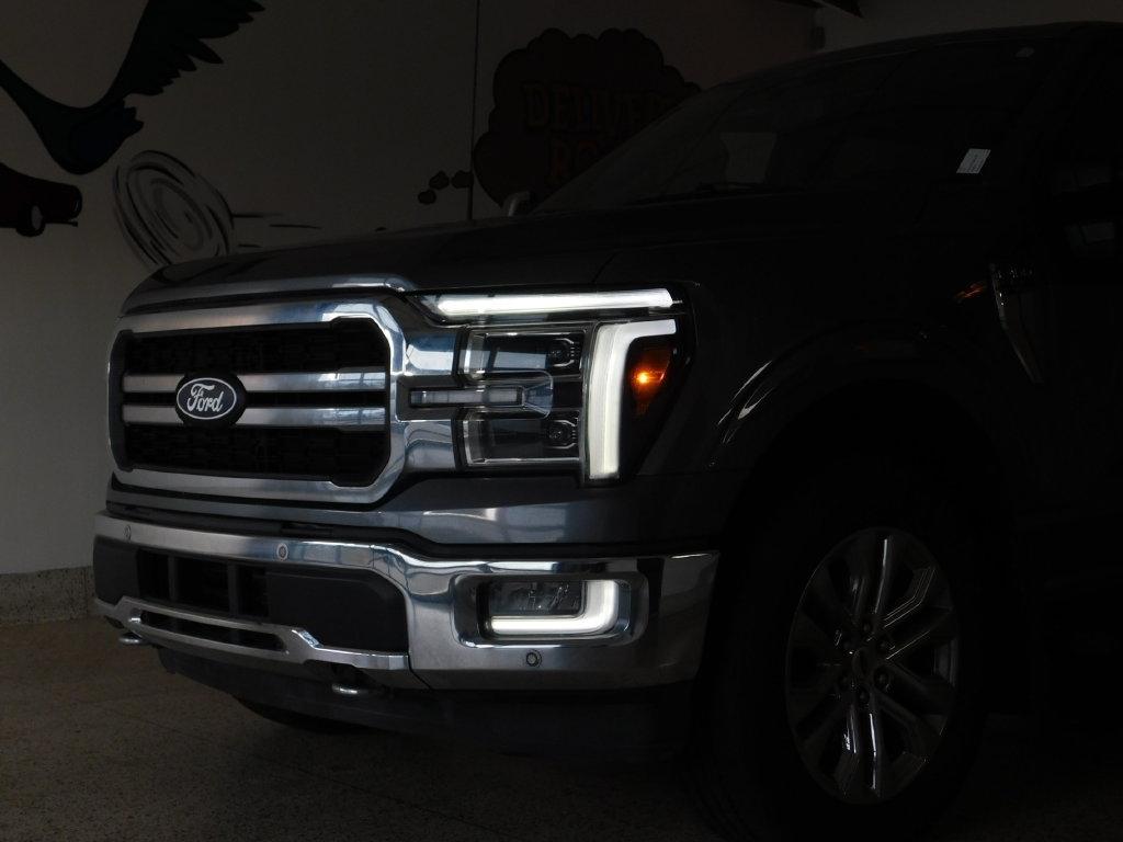 Ford F-150 Lariat SuperCrew 4WD 2024