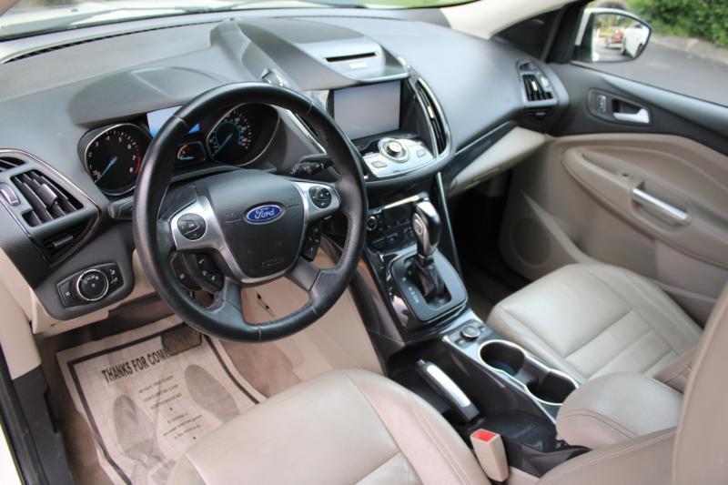 Ford Escape Titanium FWD 2014