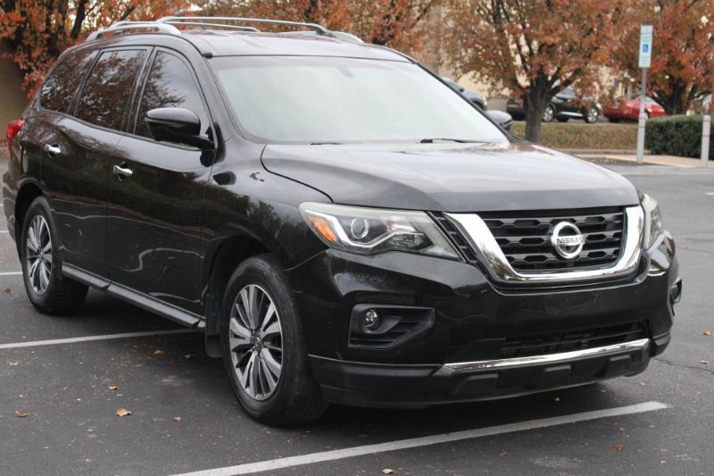 Nissan Pathfinder Platinum 2WD 2017
