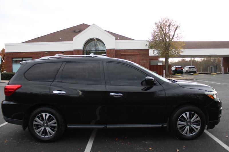 Nissan Pathfinder Platinum 2WD 2017