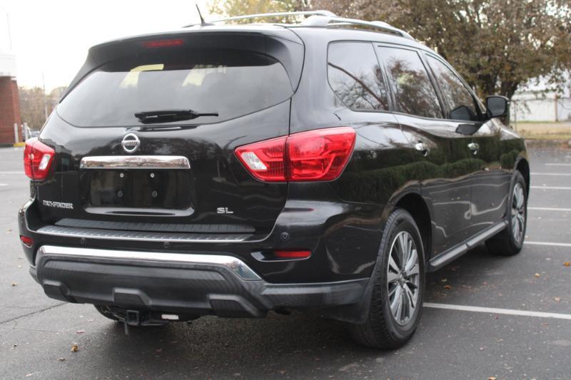 Nissan Pathfinder Platinum 2WD 2017