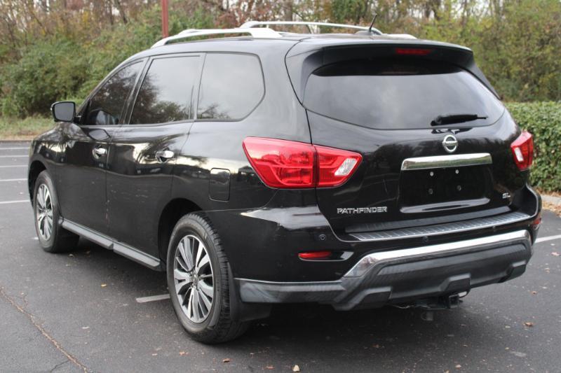 Nissan Pathfinder Platinum 2WD 2017