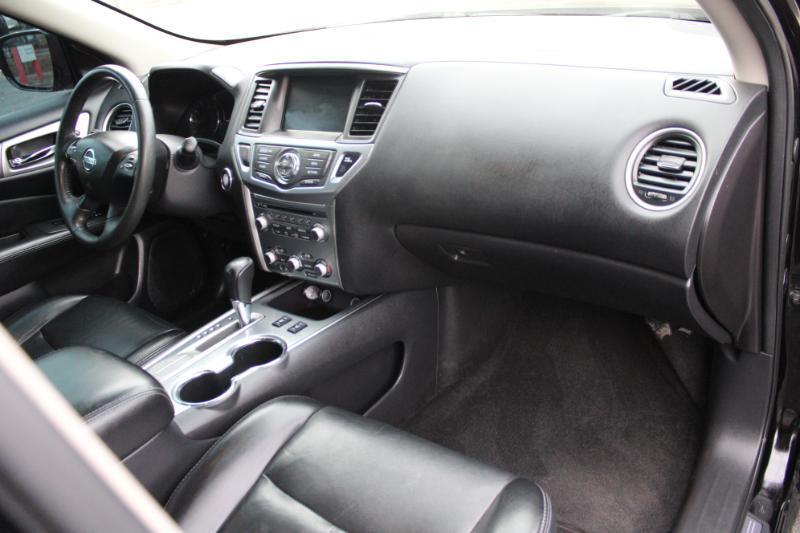 Nissan Pathfinder Platinum 2WD 2017