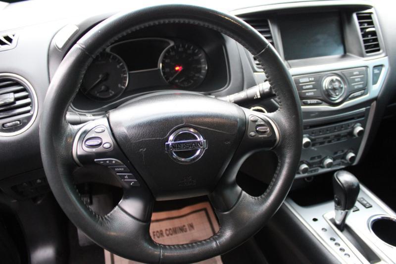 Nissan Pathfinder Platinum 2WD 2017