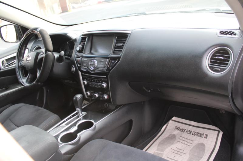 Nissan Pathfinder Platinum 2WD 2017