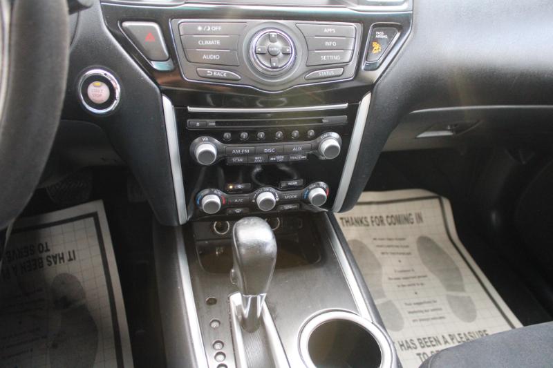 Nissan Pathfinder Platinum 2WD 2017