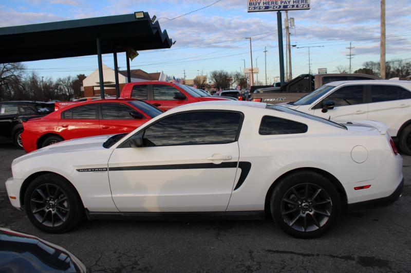 Ford Mustang V6 Coupe 2012