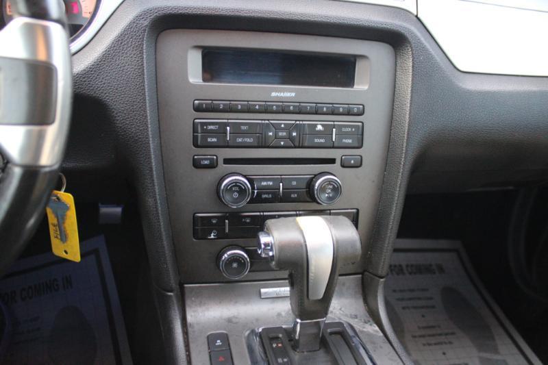 Ford Mustang V6 Coupe 2012