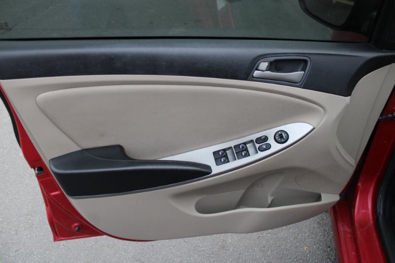 Hyundai Accent GLS 4-Door 6A 2015